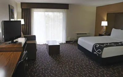 Photo 5 - La Quinta Inn & Suites by Wyndham Oakland - Hayward