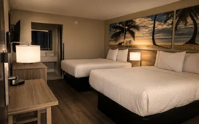 Photo 4 - Days Inn by Wyndham Fort Myers