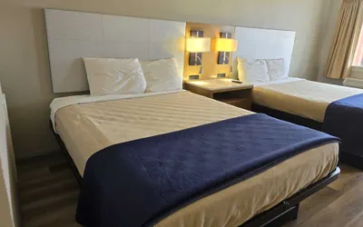 Photo 2 - Americas Express Inn South Hill