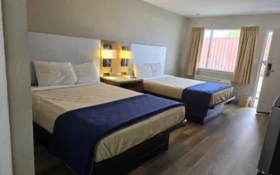 Photo 4 - Americas Express Inn South Hill