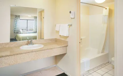 Photo 5 - Travelodge by Wyndham Indio