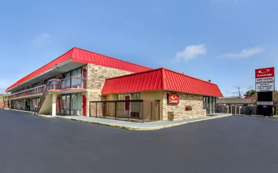 Photo 2 - Econo Lodge Roanoke Civic Center