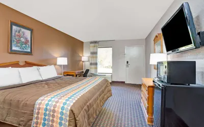 Photo 4 - Days Inn by Wyndham Hernando