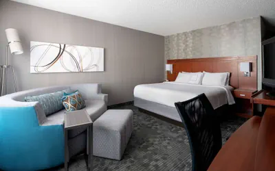 Photo 2 - Sonesta Select Camarillo