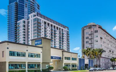 Photo 2 - Inn at 50 at Long Beach Convention Center