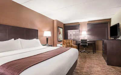 Photo 4 - Holiday Inn Manitowoc by IHG