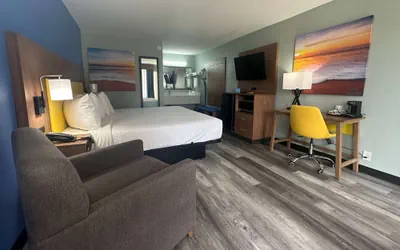 Photo 2 - Days Inn & Suites by Wyndham Jennings