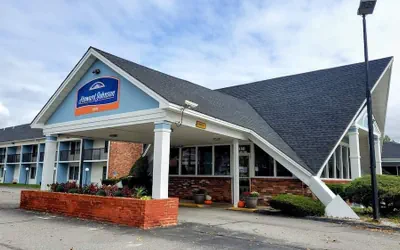 Photo 2 - Howard Johnson by Wyndham Bangor