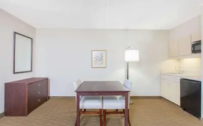 Photo 4 - Hawthorn Suites by Wyndham Midwest City Tinker AFB