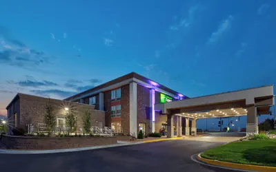 Holiday Inn Express & Suites Eden Prairie – Minneapolis by IHG