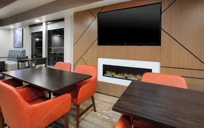 Photo 3 - Holiday Inn Express & Suites Eden Prairie – Minneapolis by IHG