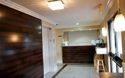 Photo 4 - Howard Johnson by Wyndham Salinas