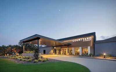 Photo 2 - Courtyard by Marriott Addison Midway