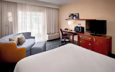 Photo 2 - Courtyard By Marriott Hartford/Windsor Airport