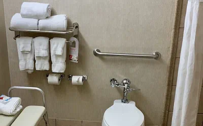 Photo 5 - Ramada by Wyndham Newark/Wilmington