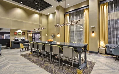 Photo 5 - Hampton Inn & Suites Detroit/Warren