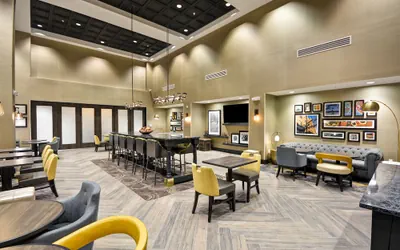 Photo 3 - Hampton Inn & Suites Detroit/Warren