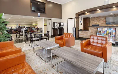 Photo 3 - Best Western Pasadena Royale Inn & Suites