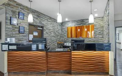 Photo 3 - Best Western Plus Prairie Inn