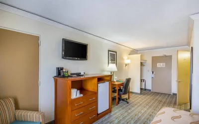 Photo 5 - Quality Inn & Suites Kansas City - Independence I-70 East
