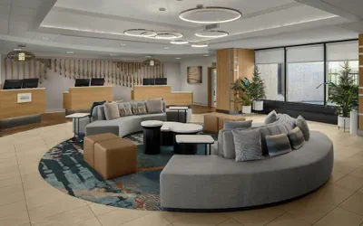 Photo 2 - Sheraton Milwaukee Brookfield Hotel