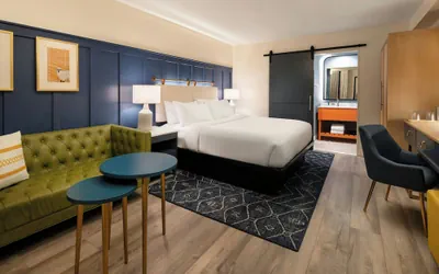 Photo 2 - Tiller House, Laguna Hills, A Tribute Portfolio Hotel