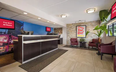 Photo 3 - Red Roof Inn PLUS+ Nashville Airport