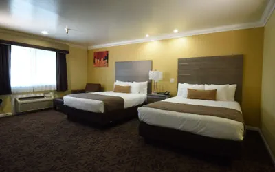 Photo 5 - Best Western Hanford Inn
