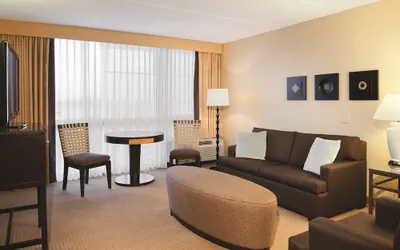 Photo 4 - DoubleTree by Hilton Chicago - Arlington Heights