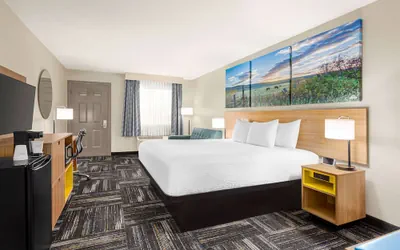 Photo 5 - Days Inn by Wyndham Paris