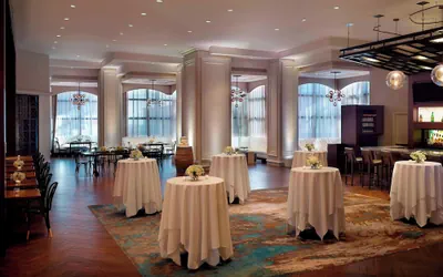Photo 2 - New Orleans Marriott Metairie at Lakeway