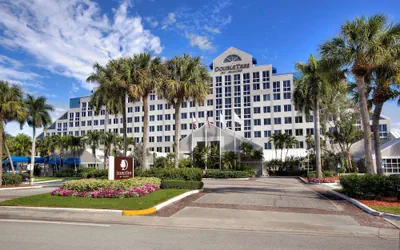 Photo 2 - DoubleTree by Hilton Deerfield Beach Boca Raton