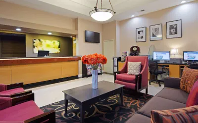 Photo 4 - Best Western Pasadena Inn