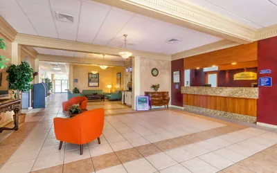 Photo 3 - Howard Johnson by Wyndham Lakeland
