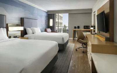 Photo 2 - Courtyard by Marriott Long Beach Downtown