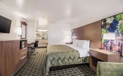 Photo 2 - Quality Inn Near Fort Hunter Liggett