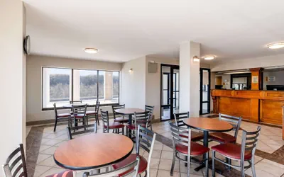 Photo 4 - Days Inn by Wyndham Mooresville Lake Norman