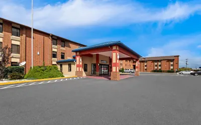 Photo 2 - Travelodge by Wyndham Winchester