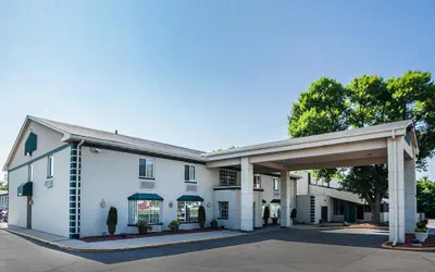 Photo 2 - Quality Inn & Suites Des Moines - Merle Hay Road