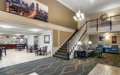 Photo 4 - Quality Inn & Suites Des Moines - Merle Hay Road