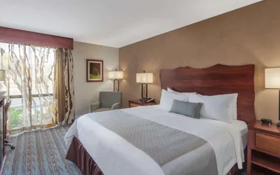 Photo 5 - Wyndham Visalia