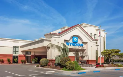 Photo 2 - Wyndham Visalia