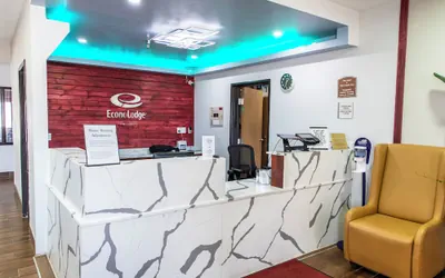 Photo 4 - Econo Lodge Fargo - West Acres