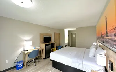 Photo 3 - Days Inn by Wyndham Holland
