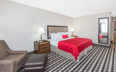 Photo 4 - Ramada by Wyndham Springfield North