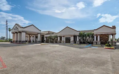 Photo 2 - Baymont by Wyndham Port Arthur/Groves Area