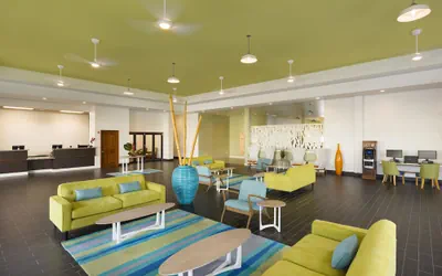 Photo 3 - Kauai Shores Hotel