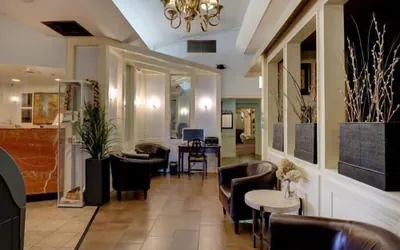Photo 4 - Senator Inn & Spa