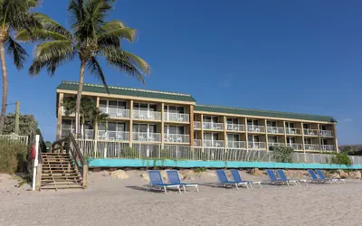 Photo 2 - Ocean Breeze Inn Vero Beach