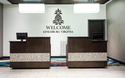 Photo 5 - La Quinta Inn & Suites by Wyndham Lynchburg at Liberty Univ.